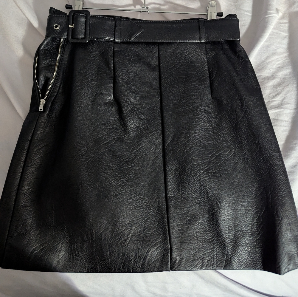 H&M Black Faux Leather Skirt Size 4